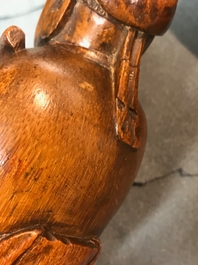 Twee Chinese bamboe figuren, 19e eeuw
