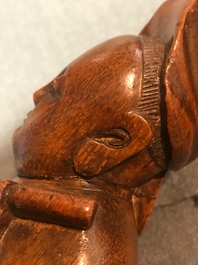 Twee Chinese bamboe figuren, 19e eeuw