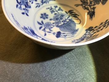 Une paire de bols en porcelaine de Chine famille rose, marque et &eacute;poque de Daoguang