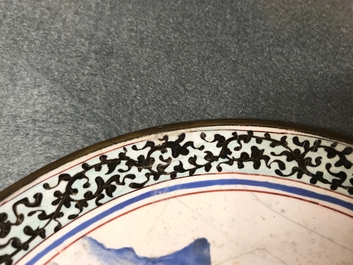 Een Chinees Canton email bord met vissers, Qianlong