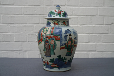 Een Chinese wucai dekselvaas met figuren, Transitie periode
