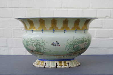 A rare Chinese famille rose Pronk style basin, Qianlong, ca. 1740