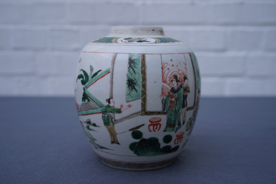 Un pot en porcelaine de Chine famille verte &agrave; d&eacute;cor de 'La Romance de la chambre de l'ouest', Kangxi