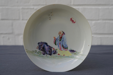 Une coupe en porcelaine de Chine coquille d'oeuf &agrave; d&eacute;cor d'un sage, Yongzheng