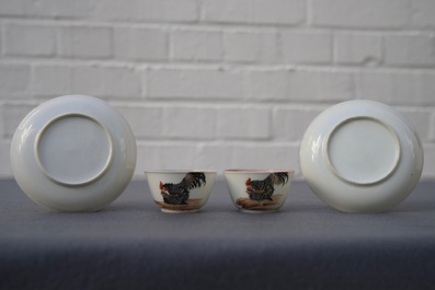 A pair of fine Chinese cups and saucers with roosters and chickens, Qianlong