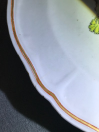 A Chinese famille rose armorial plate with Chinese inscriptions, 18/19th C.