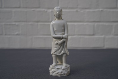 Een Chinese Dehua blanc de Chine figuur van 'Adam', Kangxi