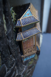 Un panneau en bois laqu&eacute; incrust&eacute; de jade et cloisonn&eacute;, Chine, 18&egrave;me