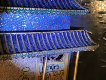 Un panneau en bois laqu&eacute; incrust&eacute; de jade et cloisonn&eacute;, Chine, 18&egrave;me