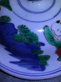 Een Chinese wucai dekselvaas met figuren, Transitie periode