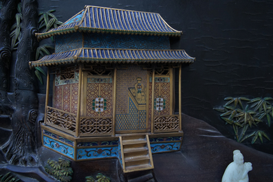 Un panneau en bois laqu&eacute; incrust&eacute; de jade et cloisonn&eacute;, Chine, 18&egrave;me