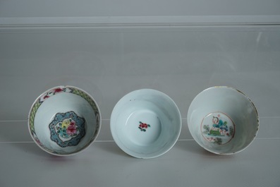 A lot of 33 Chinese famille rose cups and 27 saucers, Yongzheng/Qianlong