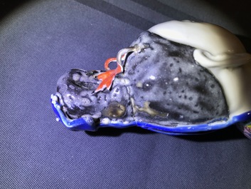 Une figure de Magu en porcelaine de Chine famille rose, Qianlong