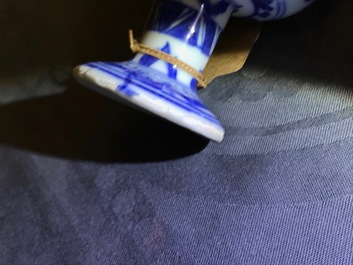 Een Chinese blauwwitte kom op voet, Ming, Chongzhen