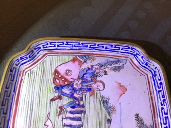Quatre soucoupes de forme carr&eacute; en &eacute;maux de Canton, Qianlong