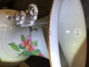 Two Chinese famille rose vases, 19/20th C.