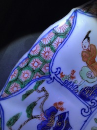 Un plat en porcelaine de Chine famille verte aux armes de Louvain, Kangxi/Yongzheng