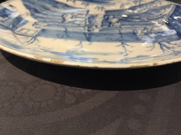 Une assiette en fa&iuml;ence de Delft bleu et blanc de la s&eacute;rie des "Zodiaques", premier quart du 18&egrave;me