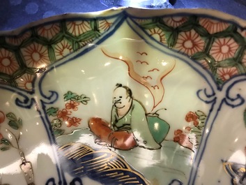 Un plat en porcelaine de Chine famille verte aux armes de Louvain, Kangxi/Yongzheng