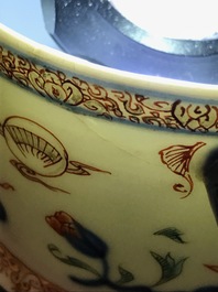 Drie ronde Chinese dekselterrines van het servies van Koning Lodewijk XV van Frankrijk, Yongzheng, ca. 1732