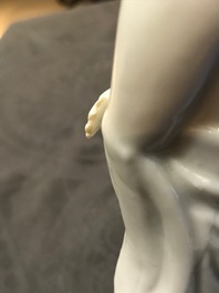 Een Chinese Dehua blanc de Chine figuur van 'Adam', Kangxi