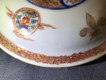 Drie ronde Chinese dekselterrines van het servies van Koning Lodewijk XV van Frankrijk, Yongzheng, ca. 1732