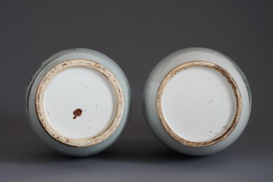 Two Chinese famille rose vases, 19/20th C.