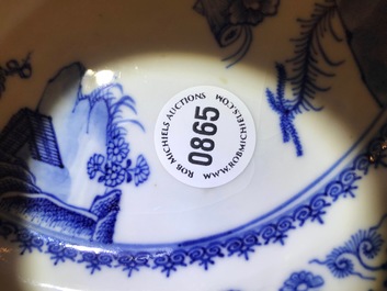 Een Chinees blauwwit wapenbord voor de Engelse markt, Qianlong
