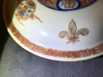 Drie ronde Chinese dekselterrines van het servies van Koning Lodewijk XV van Frankrijk, Yongzheng, ca. 1732