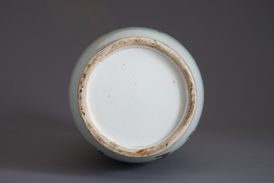 A Chinese famille rose 'Immortals' vase, 19/20th C.