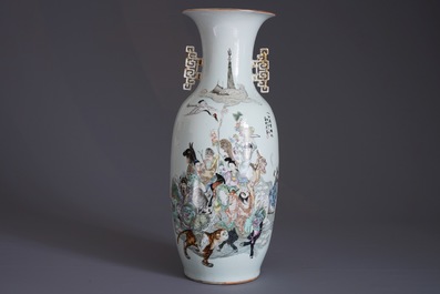 A Chinese famille rose 'Immortals' vase, 19/20th C.