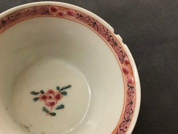 A lot of 33 Chinese famille rose cups and 27 saucers, Yongzheng/Qianlong