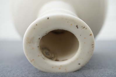 Een Chinese blanc de Chine stem cup, Wanli of Transitie periode