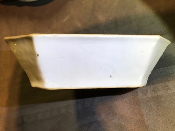 Neuf pi&egrave;ces en porcelaine de Chine qianjiang cai, 19/20&egrave;me