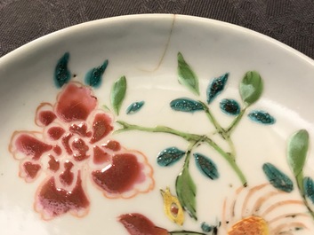 A lot of 33 Chinese famille rose cups and 27 saucers, Yongzheng/Qianlong