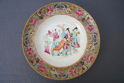 Twelve Chinese Canton Mandarin famille rose plates and soup plates, Daoguang