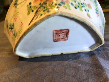 Neuf pi&egrave;ces en porcelaine de Chine qianjiang cai, 19/20&egrave;me