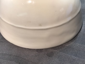 Een Chinese blanc de Chine stem cup, Wanli of Transitie periode