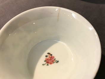A lot of 33 Chinese famille rose cups and 27 saucers, Yongzheng/Qianlong