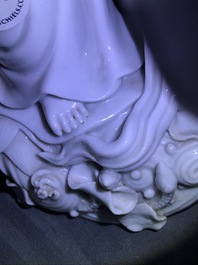 A Chinese Dehua blanc de Chine figure of Guanyin, 19th C.