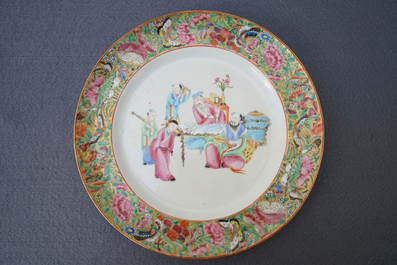 Twelve Chinese Canton Mandarin famille rose plates and soup plates, Daoguang