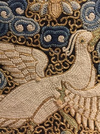 Une paire de carr&eacute;s ou badges de mandarin kesi &agrave; d&eacute;cor d'oies, Chine, 18/19&egrave;me