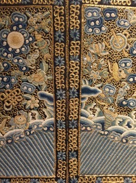 Une paire de carr&eacute;s ou badges de mandarin kesi &agrave; d&eacute;cor d'oies, Chine, 18/19&egrave;me