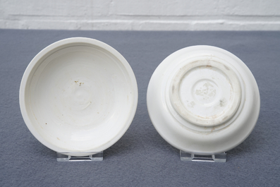 A Chinese round Dehua blanc de Chine box and cover with incised design, Ming/Qing