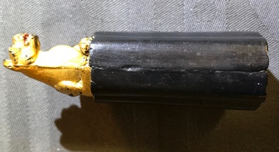 Huit pierres d'encre en forme de sceaux dans un coffre de pr&eacute;sentation, 18/19&egrave;me