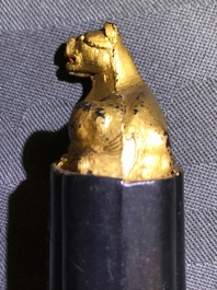 Huit pierres d'encre en forme de sceaux dans un coffre de pr&eacute;sentation, 18/19&egrave;me