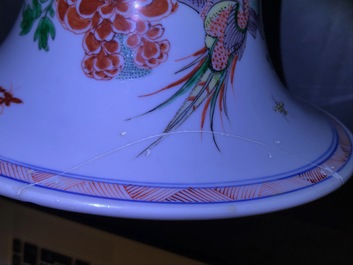 Un vase de forme yenyen en porcelaine de Chine famille verte, Kangxi