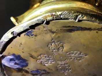 Een Sino-Tibetaanse verguld bronzen figuur van Jambhala, 19/20e eeuw