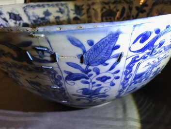 A large Chinese blue and white kraak porcelain bowl with figurative panels, Wanli