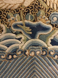 Une paire de carr&eacute;s ou badges de mandarin kesi &agrave; d&eacute;cor d'oies, Chine, 18/19&egrave;me